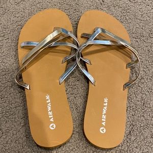 Women’s Airwalk strappy flip flops; BRAND NEW NEVER WORN! size 7.5